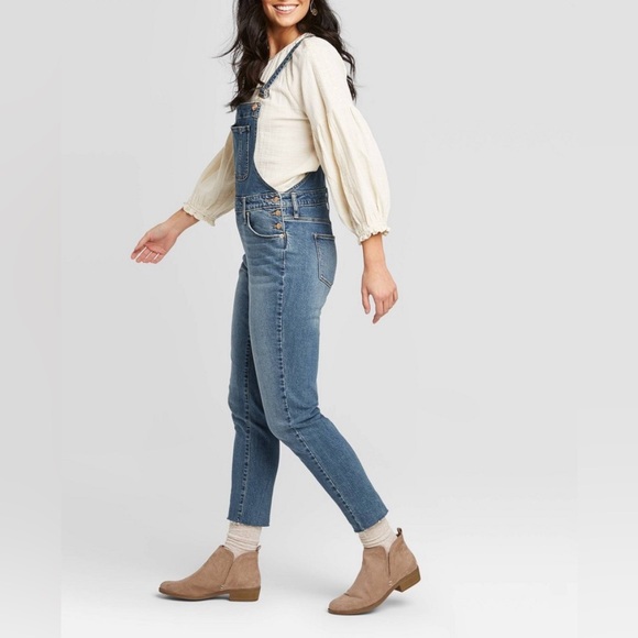 Universal Threads High-Rise Raw Hem Taper Denim Cropped Overalls Size 2 26R - Picture 2 of 11